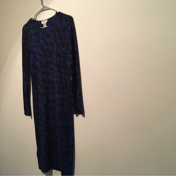 Medium dress 91% polyester 8% spandex machine washable - Picture 2 of 4